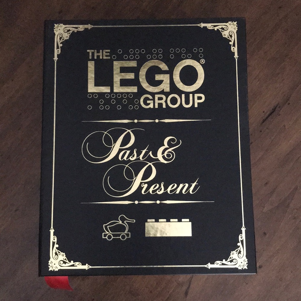 LEGO • Past & Present • 4 piece glass set • 2011 - Picture 2 of 8